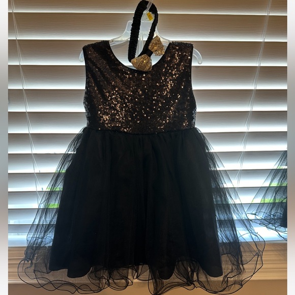 Girls black dress - Picture 1 of 3